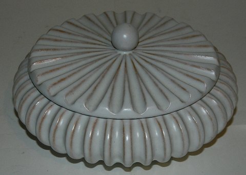 Bowl with lid from Schollert