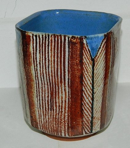 Vase i keramik af Lisbeth Munch-Petersen