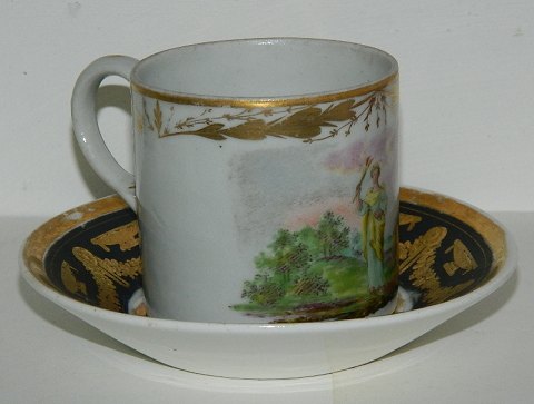Kgl. kop i porcelæn fra ca. 1800