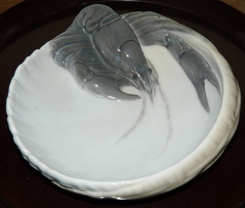 Royal Copenhagen bowl with  lobster in porcelain from the Art Nouveau period 
around 1900.