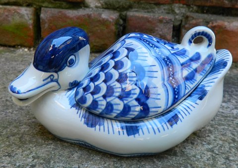 Royal Copenhagen duck as Bonbonniere in faiance