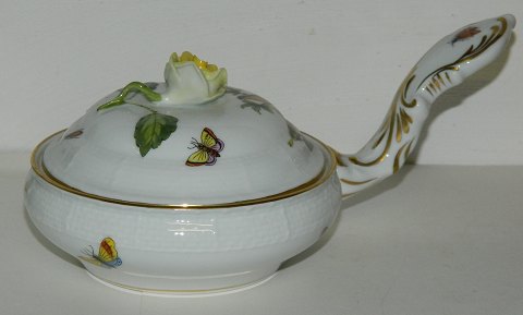 Saucepan in porcelain from Herend, Hungary