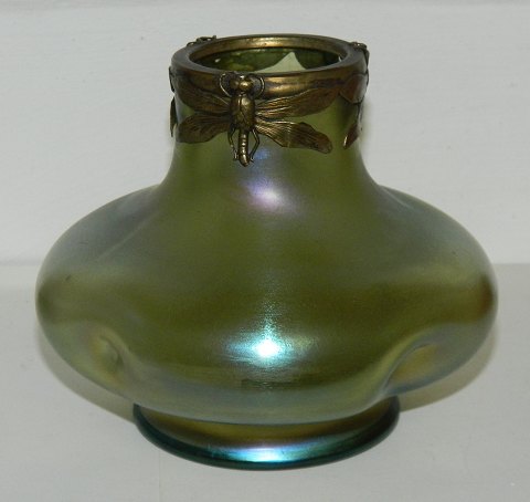 Art Nouveau: Bohemian Loetz glass vase with dragonfly decoration