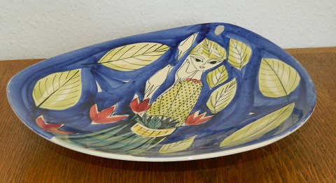 Large dish in faiance from Stavangerflint by Inger Waage
