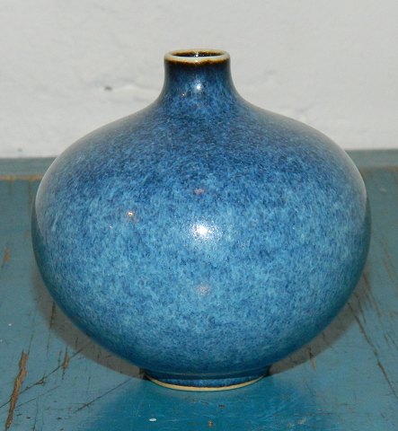 Royal Copenhagen chubby vase in stoneware by Nils Thorsson