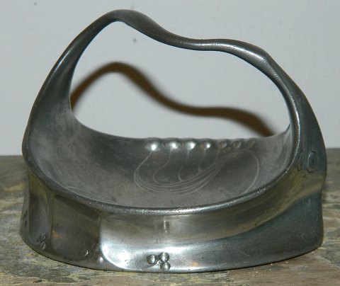 Kayser Zinn: Bowl of pewter with handle in Art Nouveau style