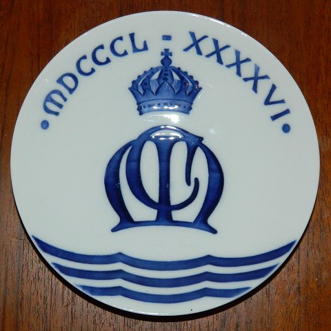 
Royal. Commemorative Plate