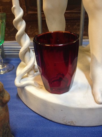Rødt glas fra Fyens  Glasværk