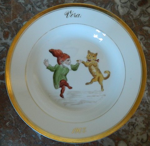 B&G tallerken i porcelæn med nisse og kat 1907