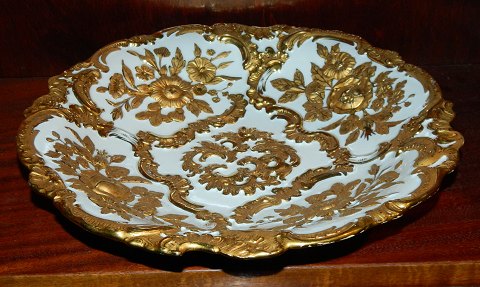 Meissen dish in porcelain with gold decoration