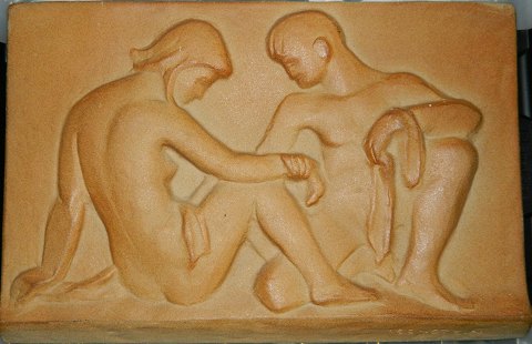 Harald Isenstein relief i keramik fra Michael Andersen & Søn.