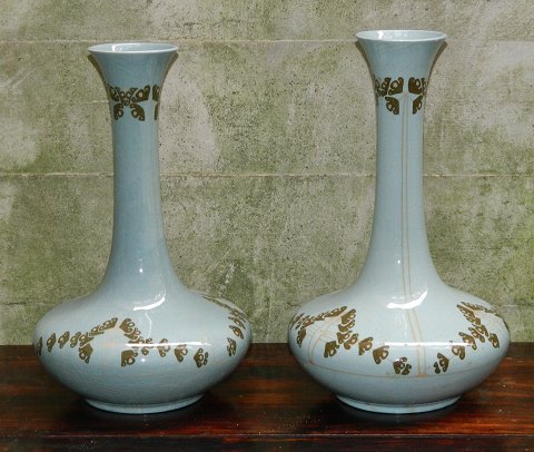 Pair of De Distel vases from Amsterdam made around 1900