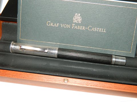 Graf von Faber-Castell fountain pen in Grenadilla wood