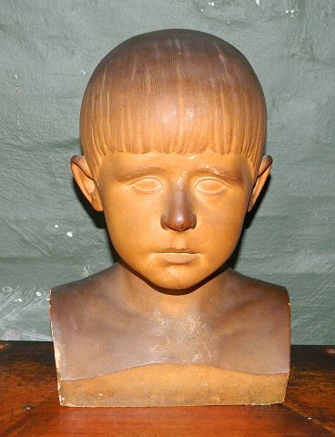 Svend Lind Hart: Bust of boy 1920