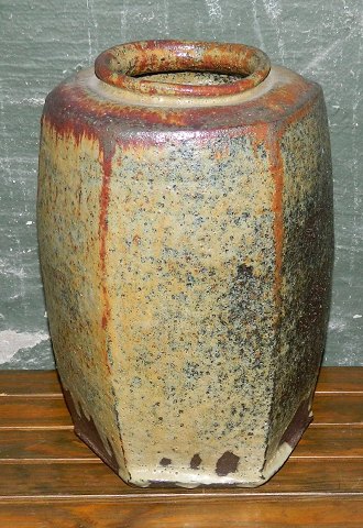Stor vase i keramik af Gutte Eriksen