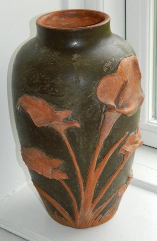 Stor Ipsen vase i terracotta 19. århundrede