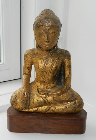 Thailandsk Buddha i træ fra 1700-tallet