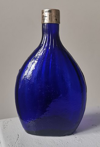 Holmegaard lommeflaske i blåt glas