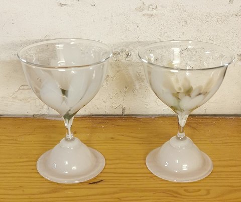 Pair of "Snowdrop" glass on white base