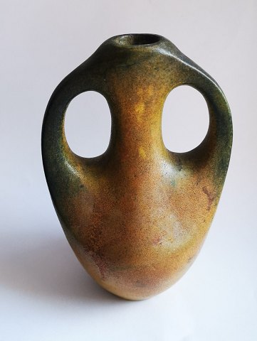 Vase med hanke i skønvirkestil fra Peter Ipsen