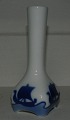 Kgl. vase i porcelæn med dekoration af vikingskib