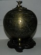 Round lidded bowl on three feet with base of wood from China - Early 20th. 
century