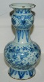 Delft vase with floral decoration from the early 19th century