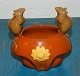 Skål i keramik med figurer af mus fra C. V. Kjær (MA&S)