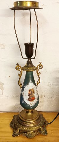 Antik glas vase på metalfod