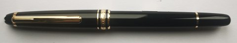 Black Montblanc Meisterstück fountain pen