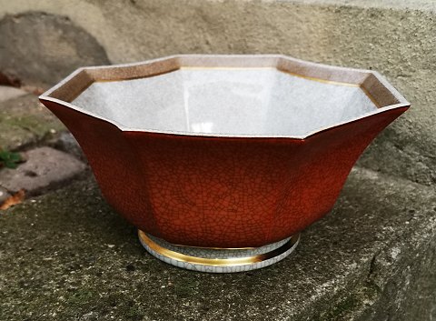 Royal Copenhagen skål i rødt krakkeleret porcelæn