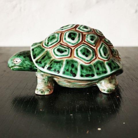Turtle in ceramics from L. Hjorth