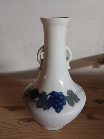 Royal Copenhagen hanke vase med druer