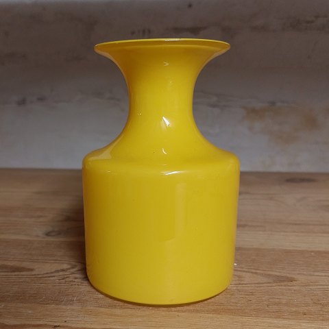Holmegaard: Yellow palette glass vase
