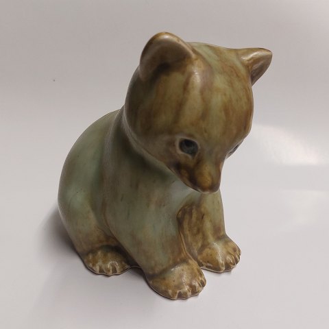 Knud Basse: Bear cubs in ceramics

