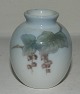 Kgl. miniature vase i porcelæn fra begyndelsen af 20. århundrede