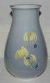Kgl. vase i porcelæn af Thorkild Olsen