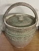 Barselspotte med låg i keramik